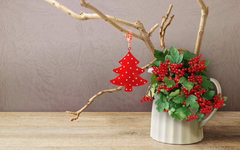 9 Stunning Christmas Vase Ideas To Spruce Up Your Holiday Arrangements